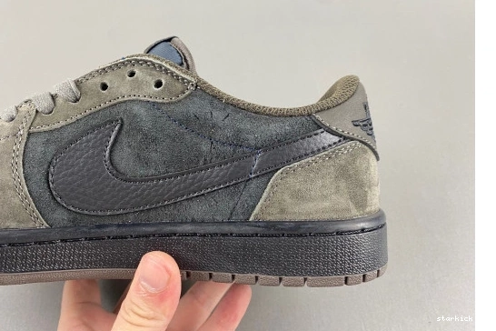 JORDAN SP TRAVIS LOW CQ4277-111  CQ4277-111 SCOTT RETRO OG 1  0215